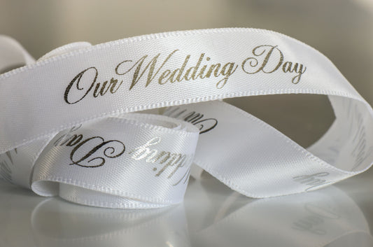 Wedding Day satin ribbon highlight ideas for Wedding Day Gift Boxes.